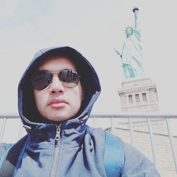 Meet your Posher, Carlos - Picture 1 of 1